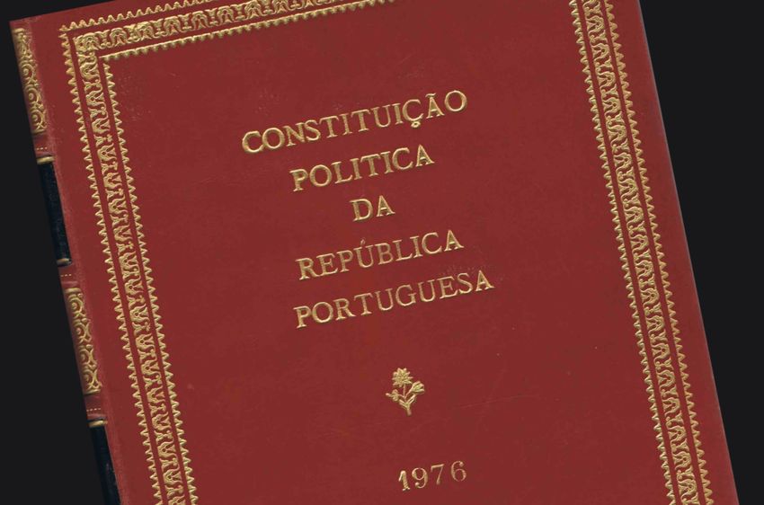 Boletim OA - Ler e Cultivar - Efemerides - Constituição política da república portuguesa